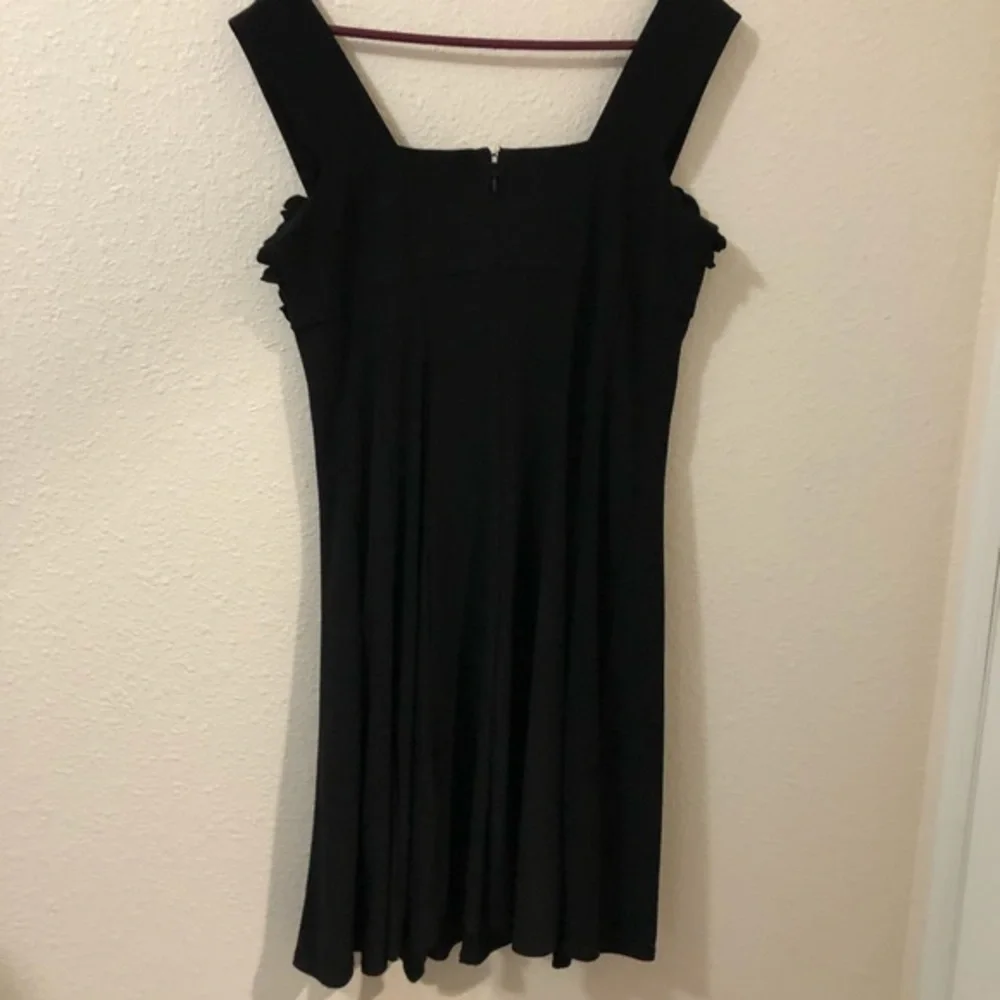 💜💜 R & M Richards Black Party Dress Ruffled Top Size 14